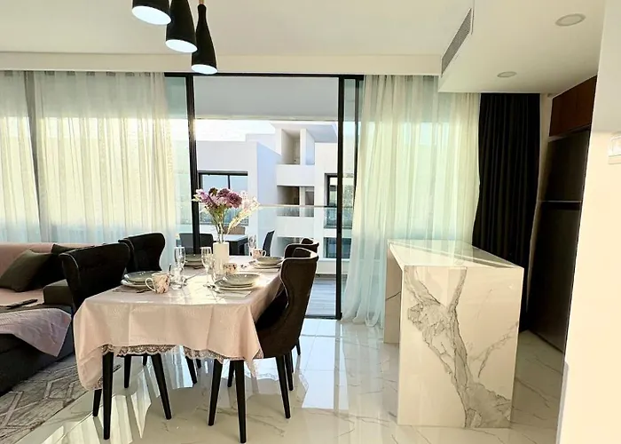 Brand New 2 Bedrooms In Grand Sapphire