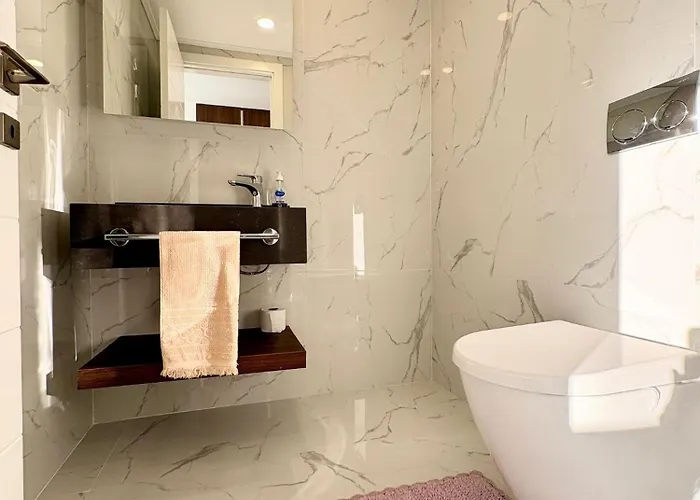 Brand New 2 Bedrooms In Grand Sapphire *