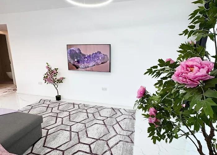 Brand New 2 Bedrooms In Grand Sapphire Appartamento Trikomo